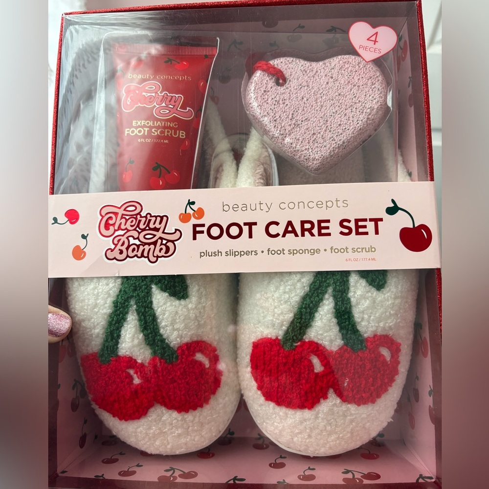 🍒 NIB beauty concepts Cherry Bomb Foot Care Set 🍒